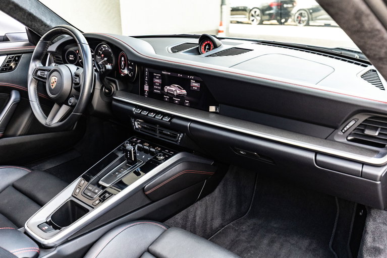 Porsche 992 Carrera 4S