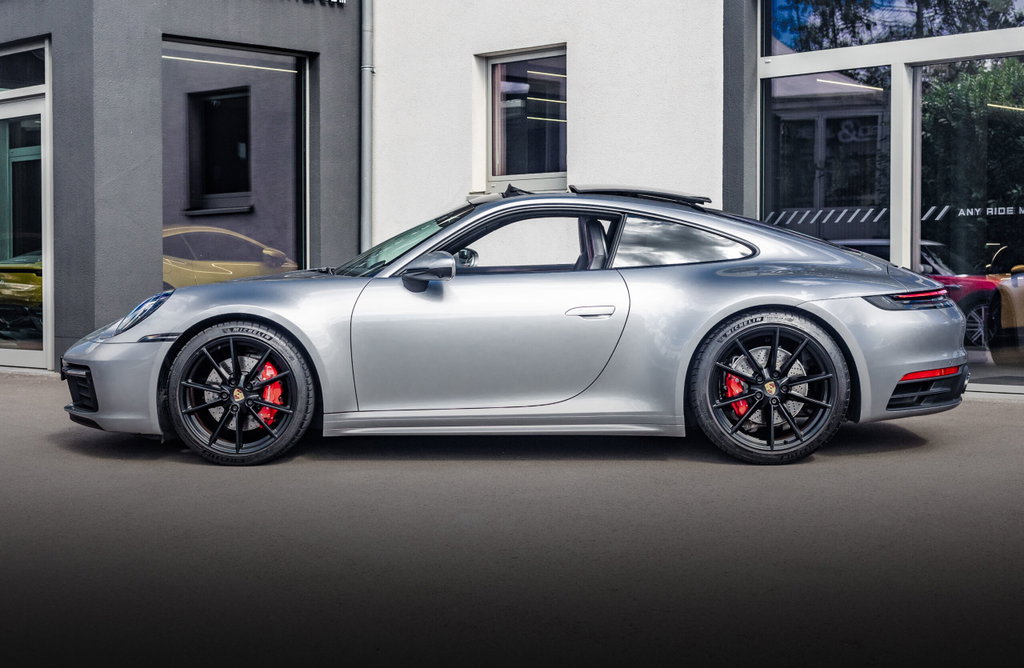 Porsche 992 Carrera 4S