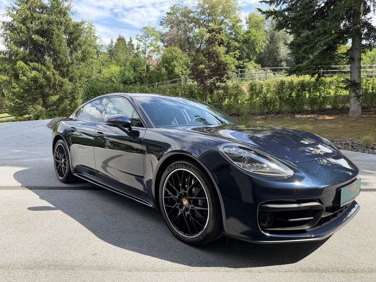 Porsche Panamera 4 E-Hybrid