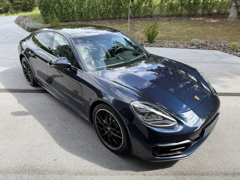 Porsche Panamera 4 E-Hybrid