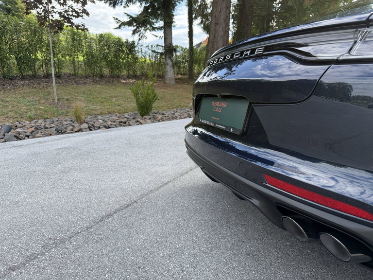 Porsche Panamera 4 E-Hybrid