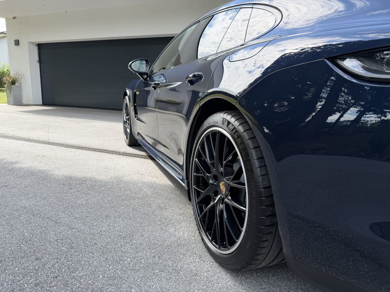 Porsche Panamera 4 E-Hybrid