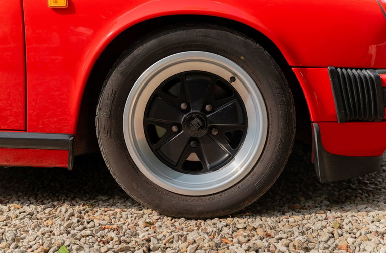 Porsche 911 Carrera 3.2