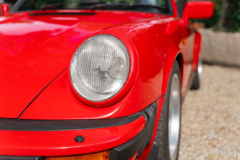 Porsche 911 Carrera 3.2