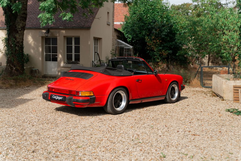 Porsche 911 Carrera 3.2