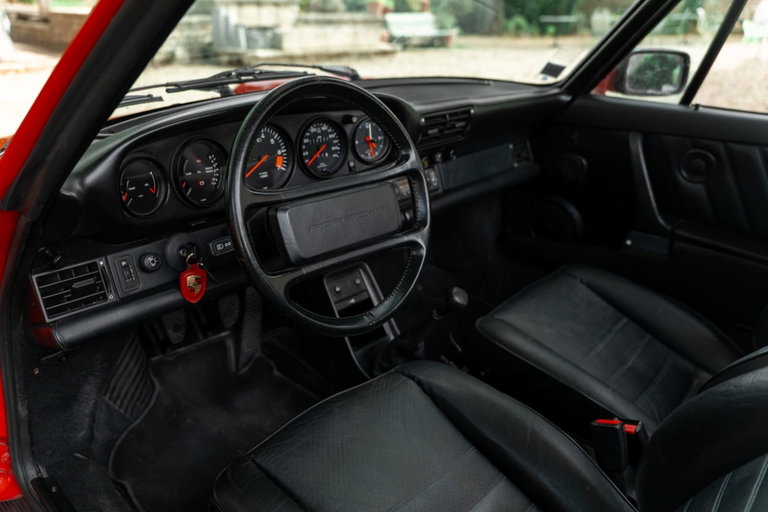 Porsche 911 Carrera 3.2