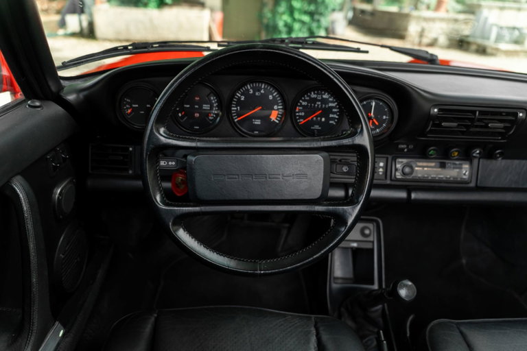 Porsche 911 Carrera 3.2