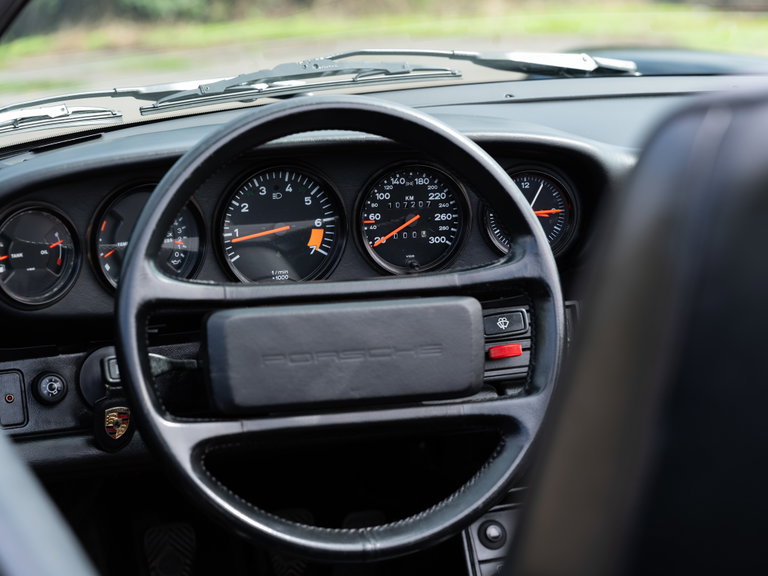 Porsche 911 Carrera 3.2 Speedster