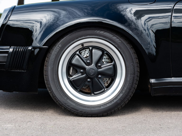 Porsche 911 Carrera 3.2 Speedster