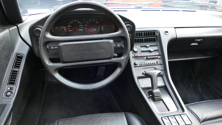 Porsche 928 S