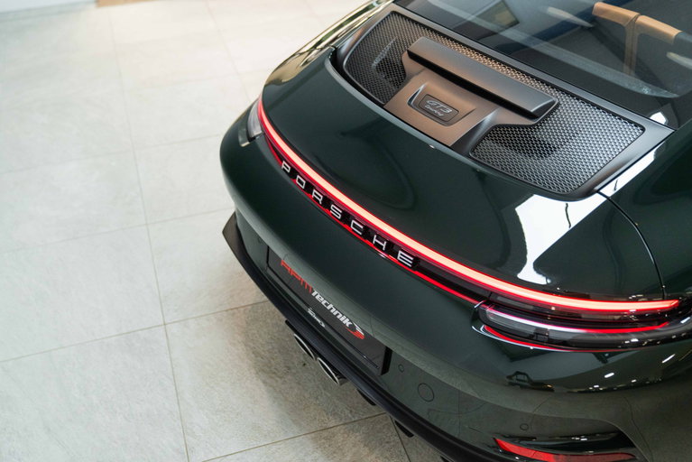 Porsche 992 GT3 Touring