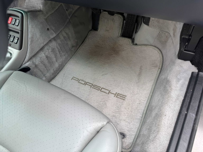 Porsche 993 Carrera 4