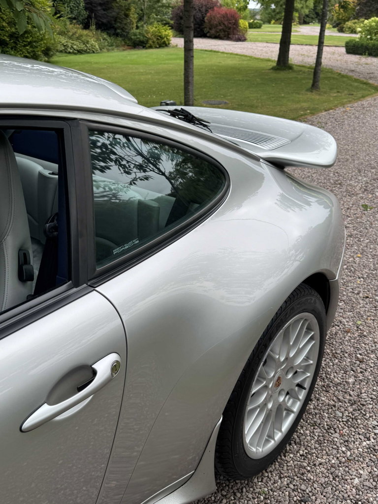 Porsche 993 Carrera 4