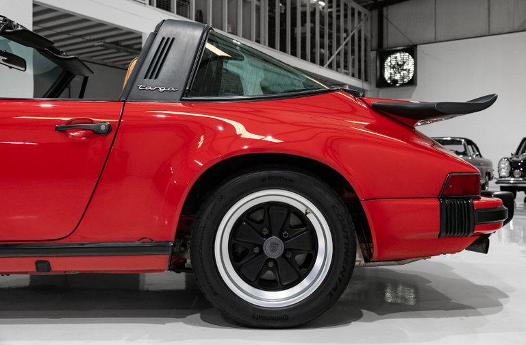 Porsche 911 Carrera 3.2 (US)