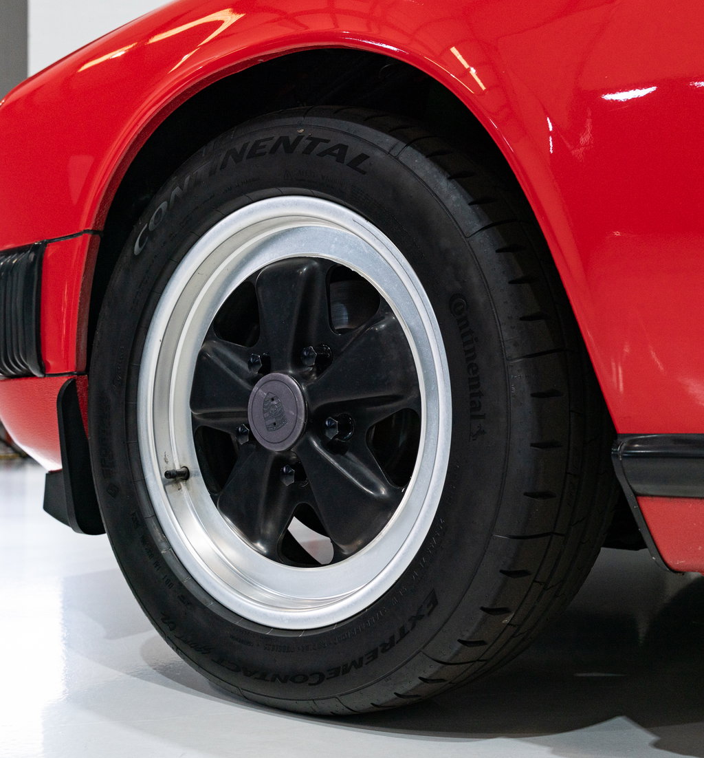 Porsche 911 Carrera 3.2 (US)