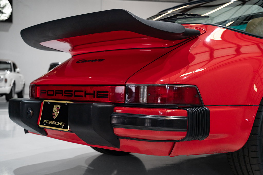 Porsche 911 Carrera 3.2 (US)