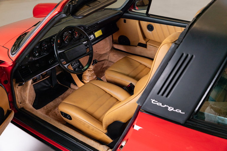Porsche 911 Carrera 3.2 (US)