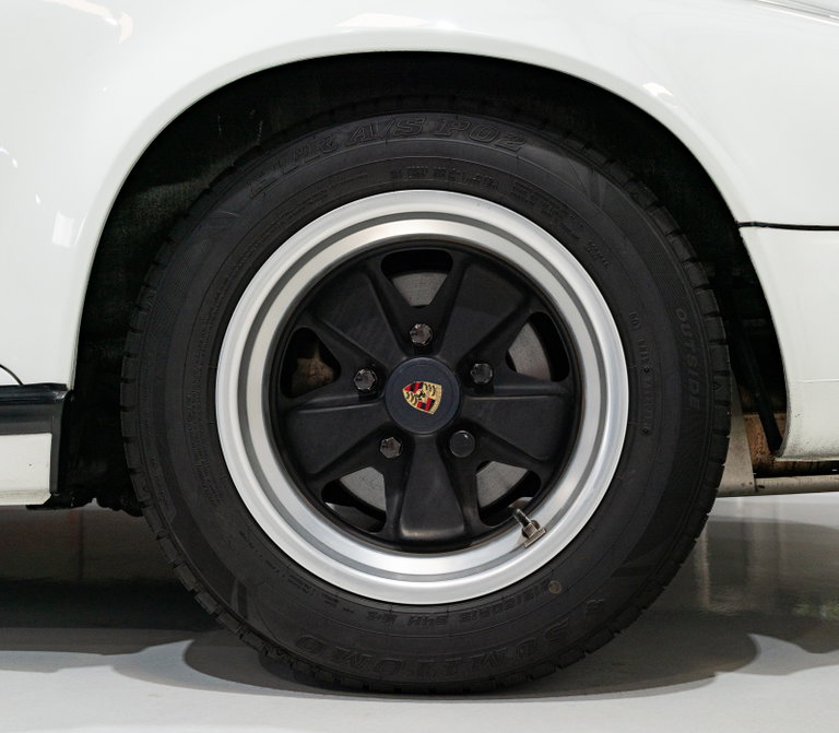 Porsche 911 Carrera 3.2 (US)