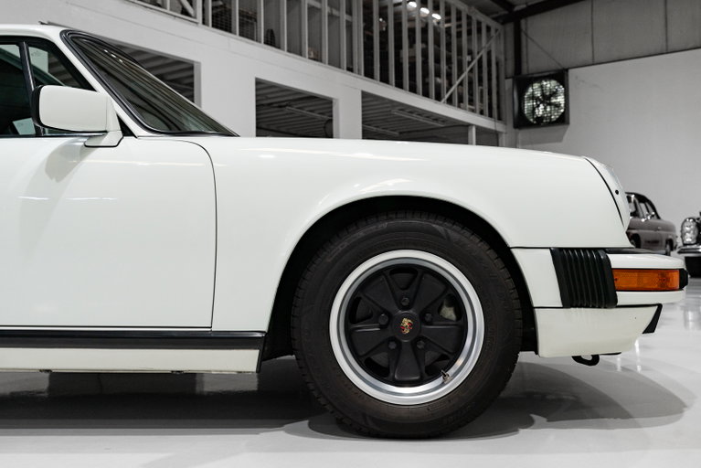Porsche 911 Carrera 3.2 (US)