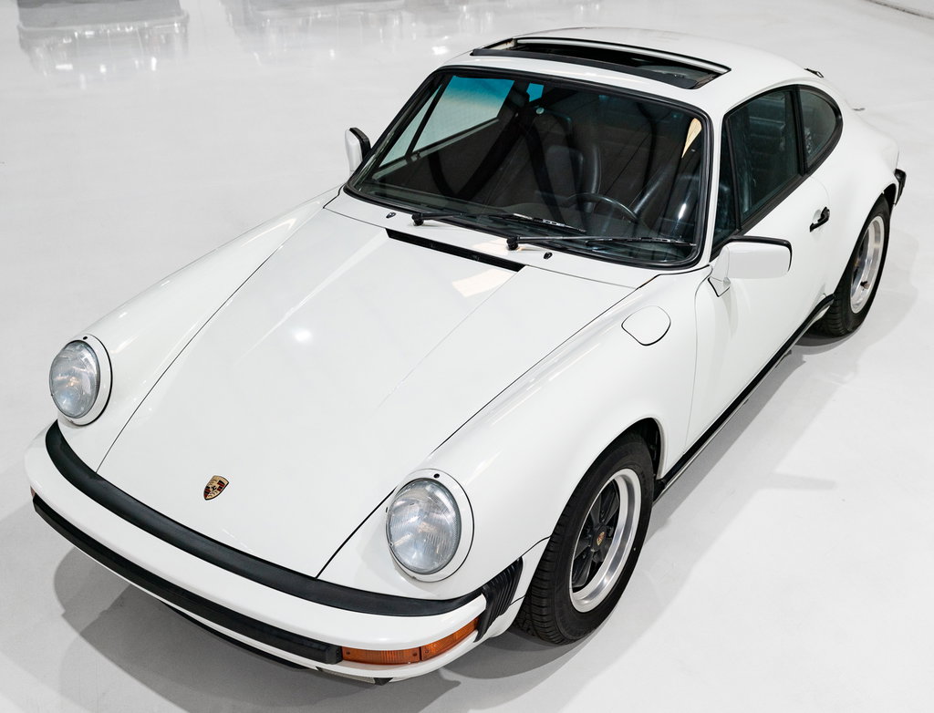 Porsche 911 Carrera 3.2 (US)