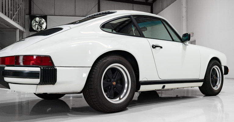 Porsche 911 Carrera 3.2 (US)