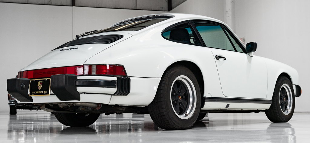Porsche 911 Carrera 3.2 (US)