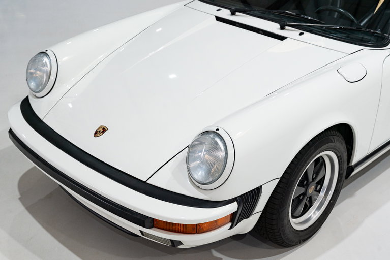 Porsche 911 Carrera 3.2 (US)
