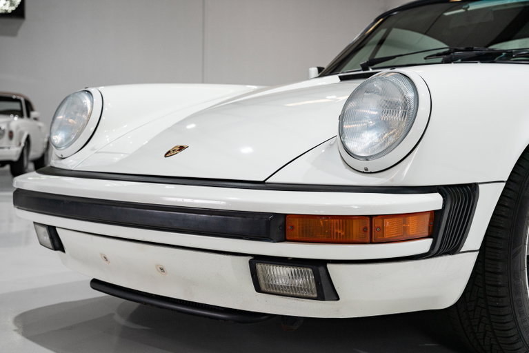 Porsche 911 Carrera 3.2 (US)