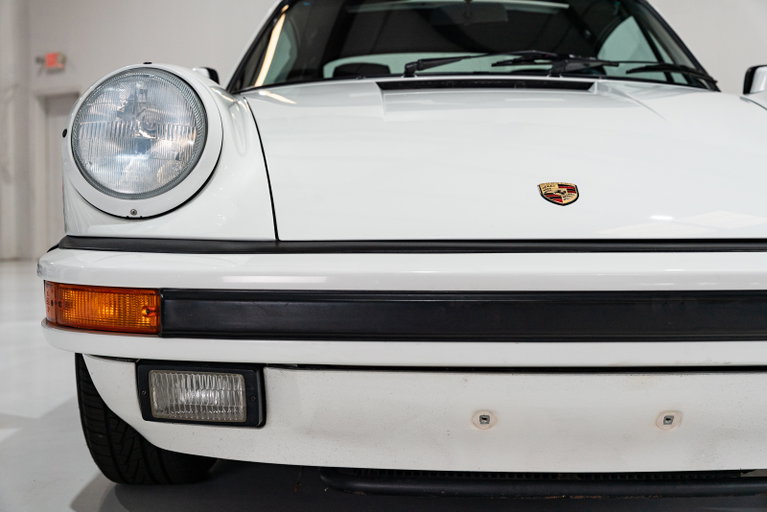 Porsche 911 Carrera 3.2 (US)