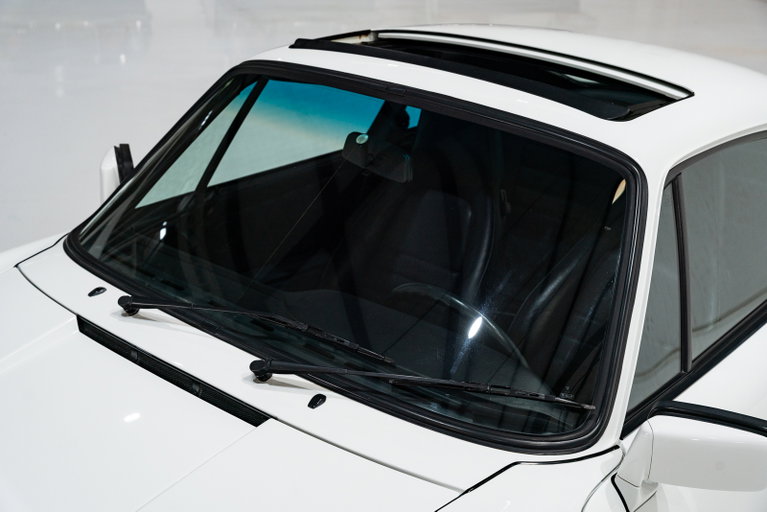 Porsche 911 Carrera 3.2 (US)