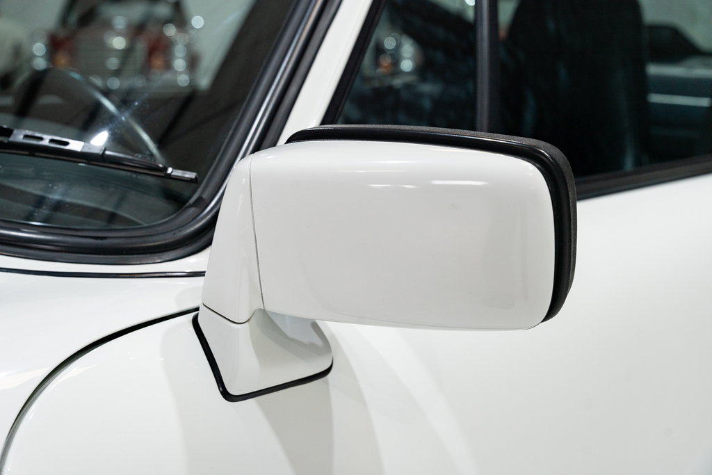 Porsche 911 Carrera 3.2 (US)