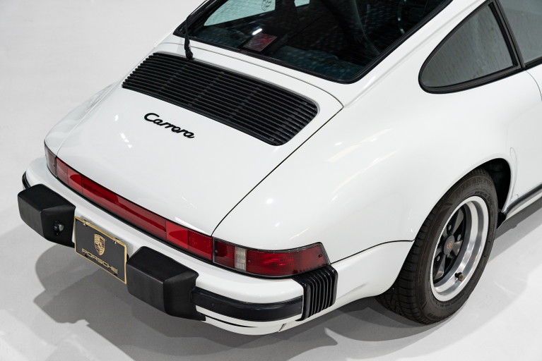 Porsche 911 Carrera 3.2 (US)