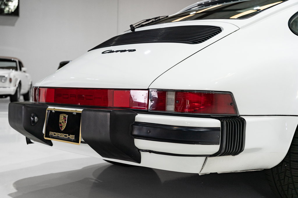 Porsche 911 Carrera 3.2 (US)