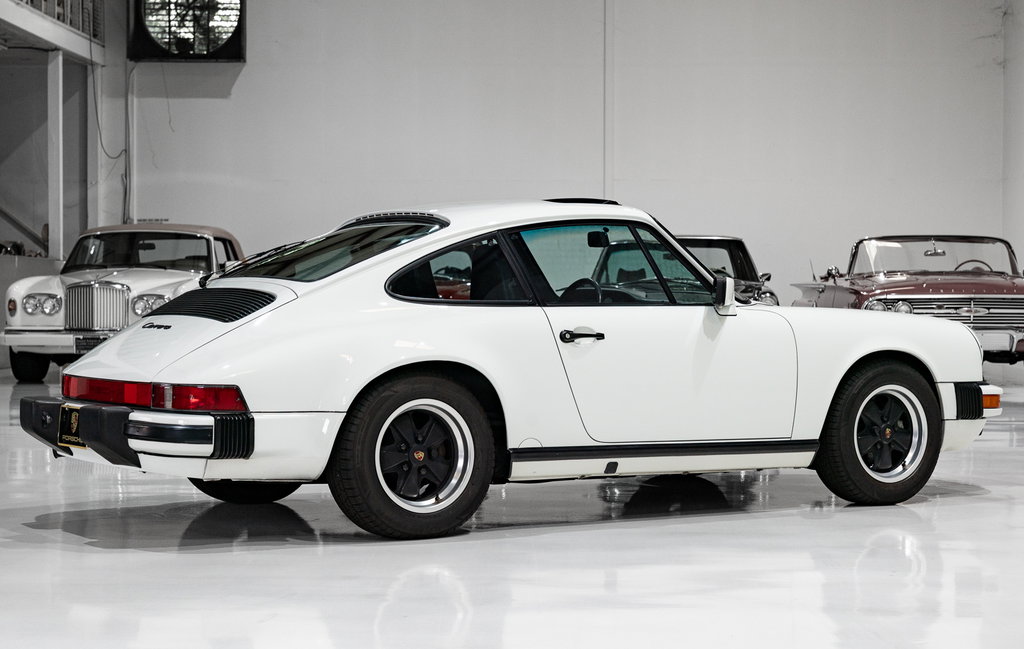 Porsche 911 Carrera 3.2 (US)