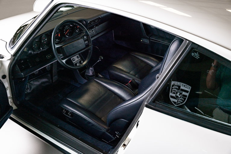 Porsche 911 Carrera 3.2 (US)