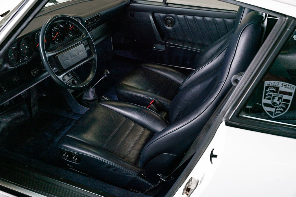 Porsche 911 Carrera 3.2 (US)