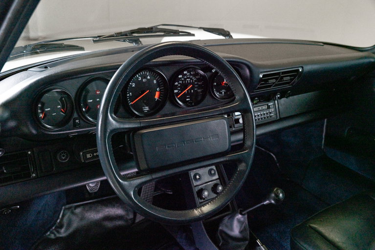 Porsche 911 Carrera 3.2 (US)
