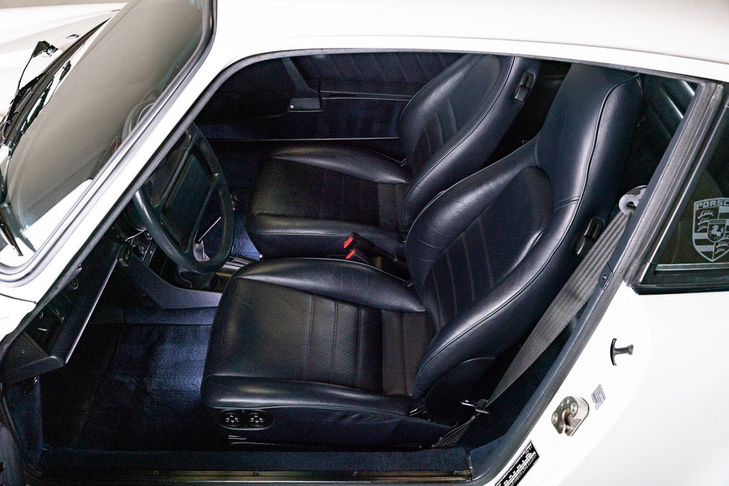 Porsche 911 Carrera 3.2 (US)