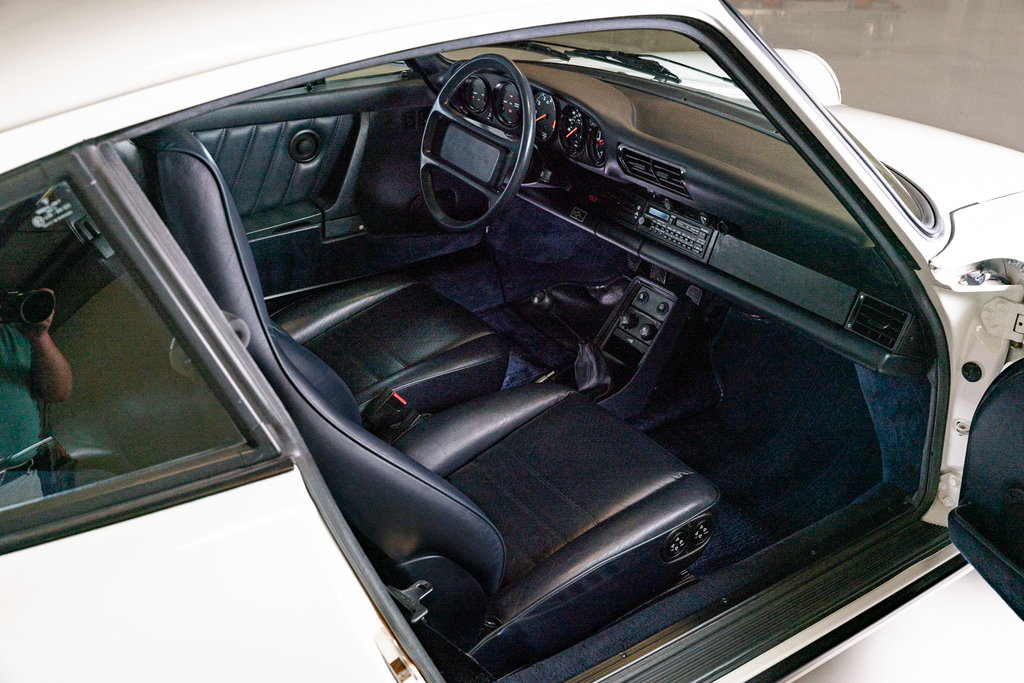 Porsche 911 Carrera 3.2 (US)