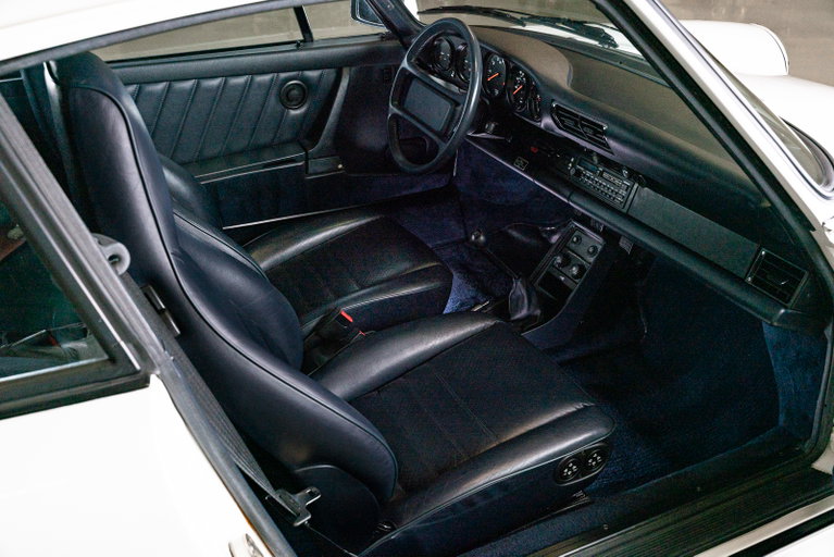 Porsche 911 Carrera 3.2 (US)