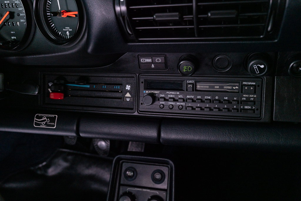 Porsche 911 Carrera 3.2 (US)