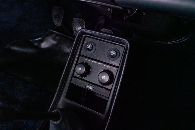 Porsche 911 Carrera 3.2 (US)