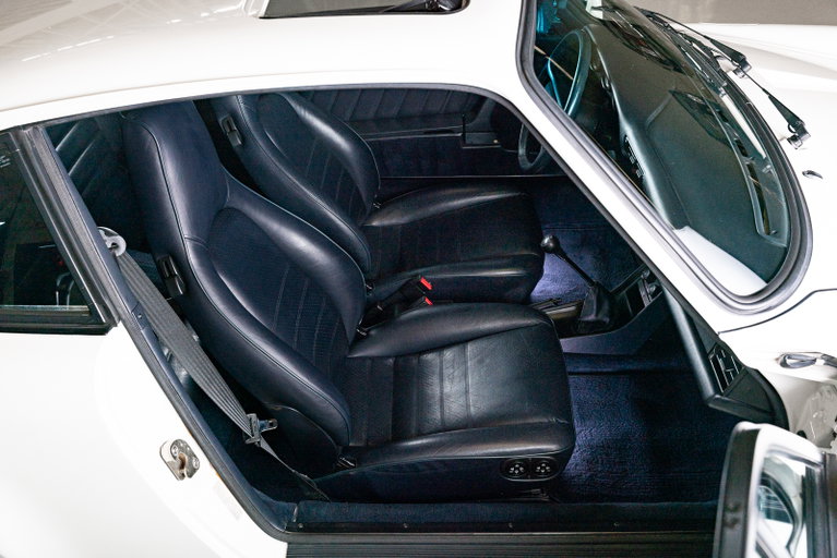 Porsche 911 Carrera 3.2 (US)