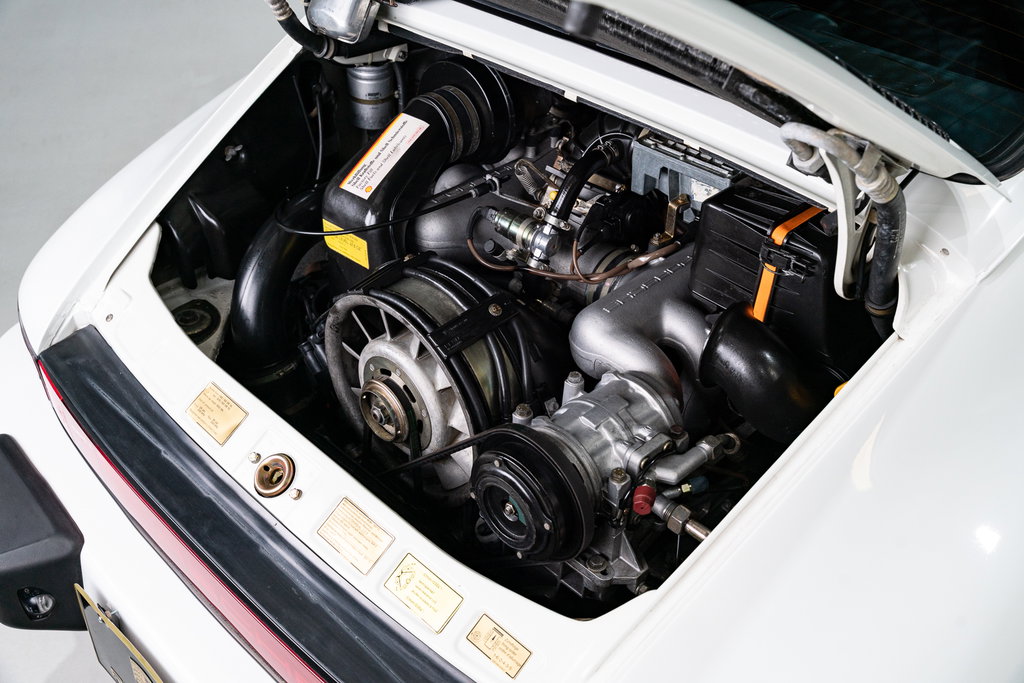 Porsche 911 Carrera 3.2 (US)