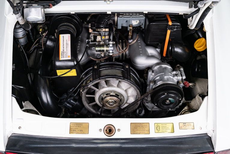 Porsche 911 Carrera 3.2 (US)