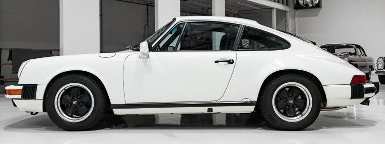 Porsche 911 Carrera 3.2 (US)