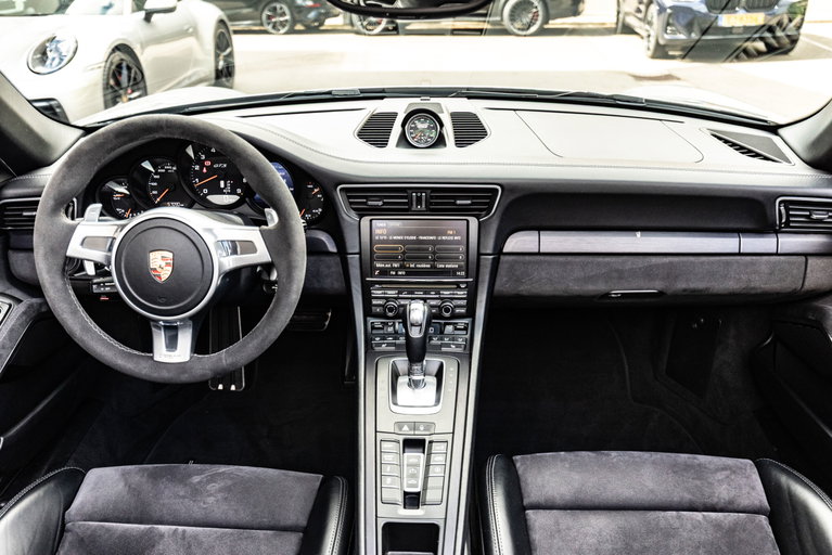 Porsche 991 Carrera 4 GTS