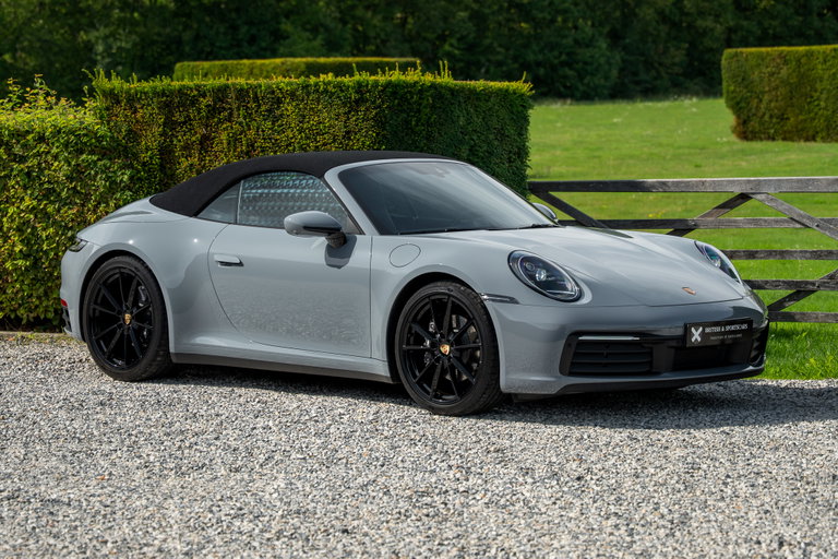 Porsche 992 Carrera 4
