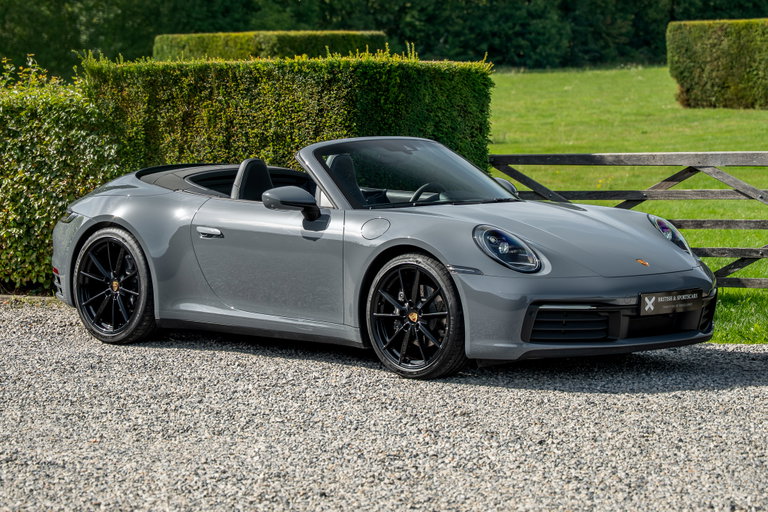 Porsche 992 Carrera 4