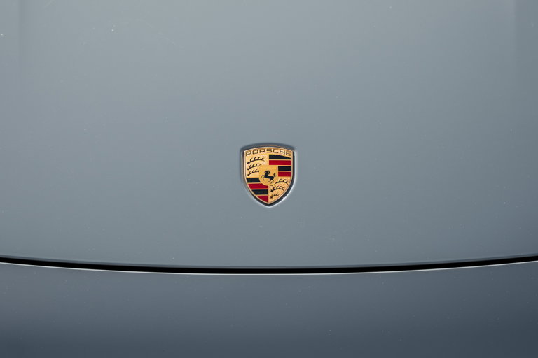 Porsche 992 Carrera 4